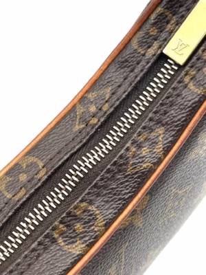 Louis Vuitton Croissant PM